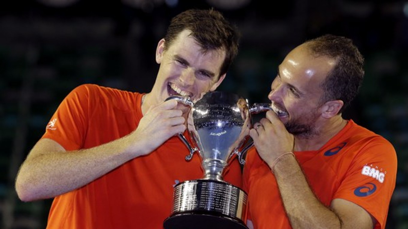 Jamie Murray (vľavo).