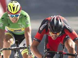 Belgičan Greg van Avermaet zdolal Petra Sagana v špurte 13. etapy Tour de France 2015.