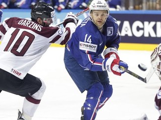Stéphane Da Costa (s číslom 14) je jeden z dvoch Francúzov pôsobiacich v KHL. 