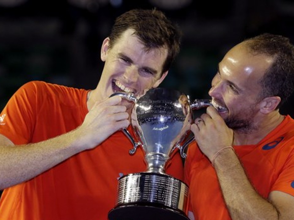 Jamie Murray (vľavo).