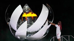Olympijský oheň na LOH Tokio 2020 / 2021 zapálila tenistka Naomi Osaková.