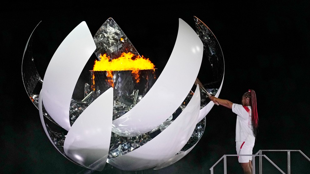 Olympijský oheň na LOH Tokio 2020 / 2021 zapálila tenistka Naomi Osaková.