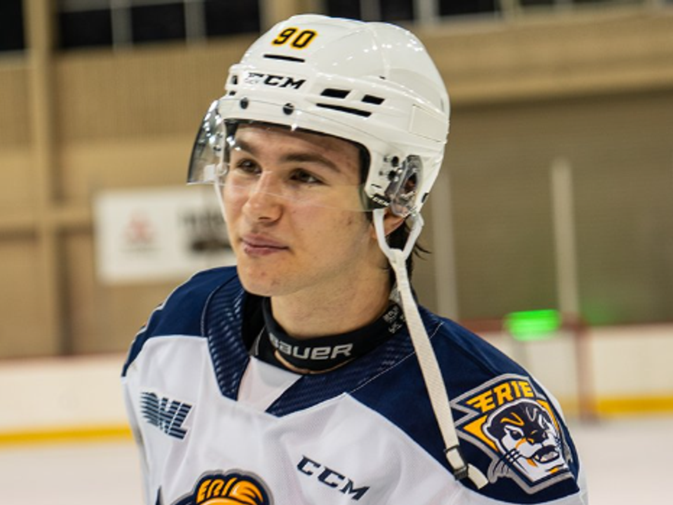 Martin Mišiak v drese Erie Otters.