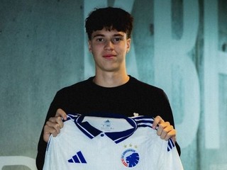 Christian Hamšík s dresom Kodane.