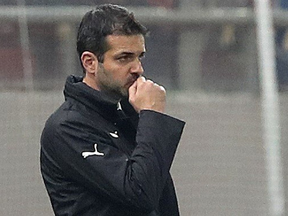 Andrea Stramaccioni na lavičke Sparty Praha.