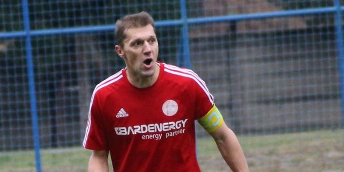 Z ľadu do futbalovej Ligy majstrov. Výnimočný zjav hrá aj pred päťdesiatkou