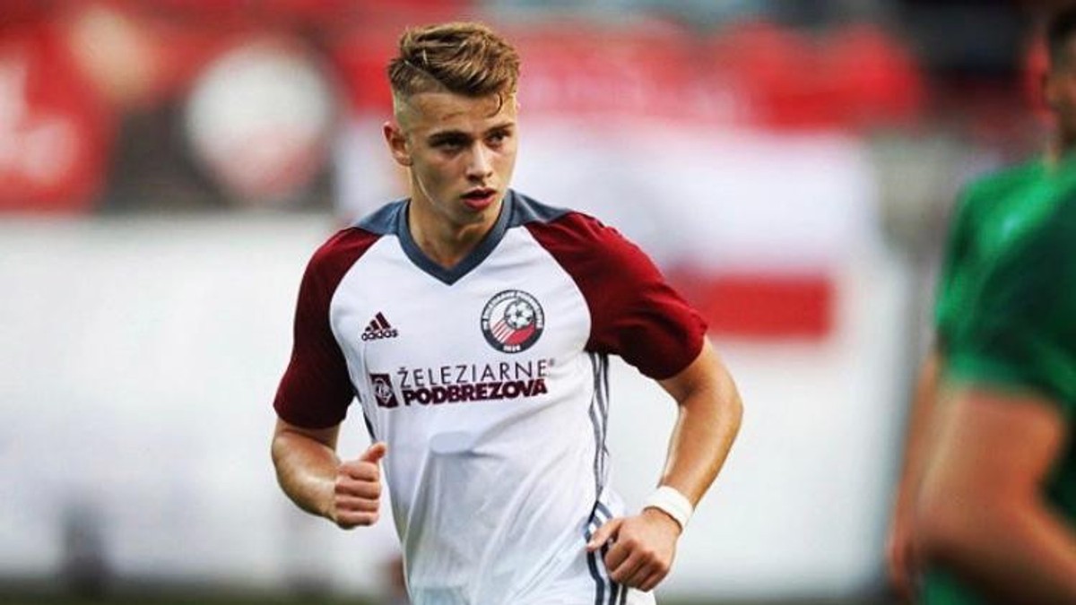 Futbalista Podbrezovej Roland Galčík.