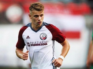 Futbalista Podbrezovej Roland Galčík.