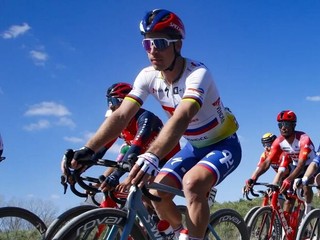 Peter Sagan dnes ide 1. etapu na Tour de France 2023.