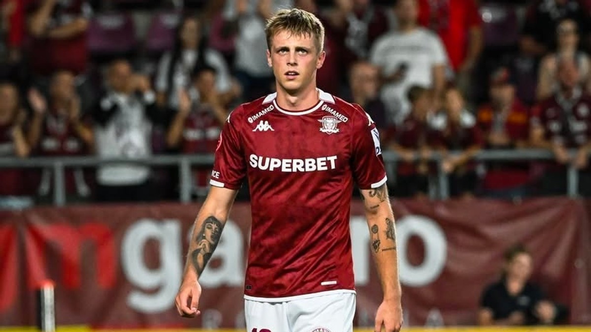 Timotej Jambor v drese Rapidu.