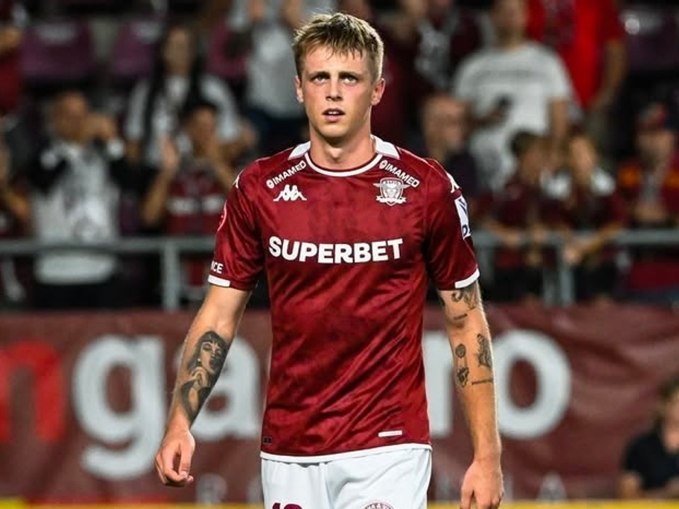 Timotej Jambor v drese Rapidu.