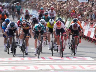 Finiš 2. etapy na Vuelta a Espaňa 2022.