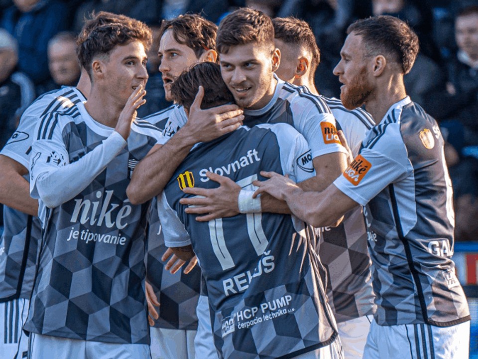 Futbalisti Košíc sa tešia z gólu