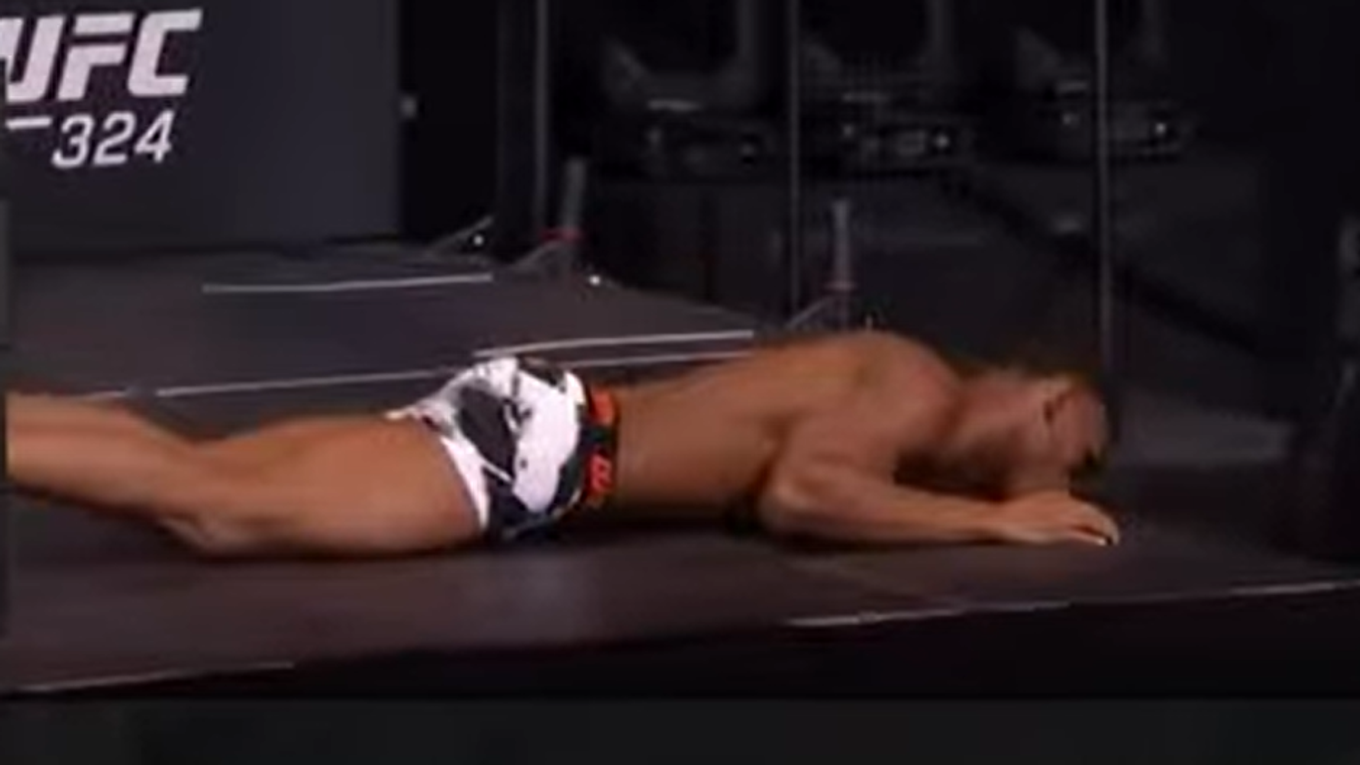 Smotherman po dopade na zem.