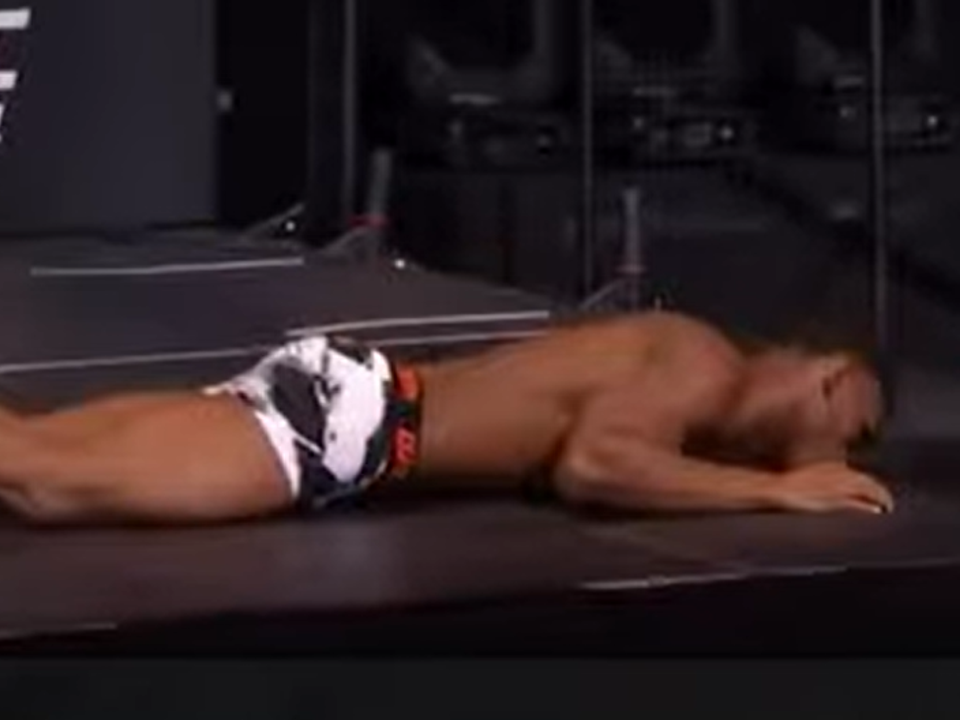 Smotherman po dopade na zem.