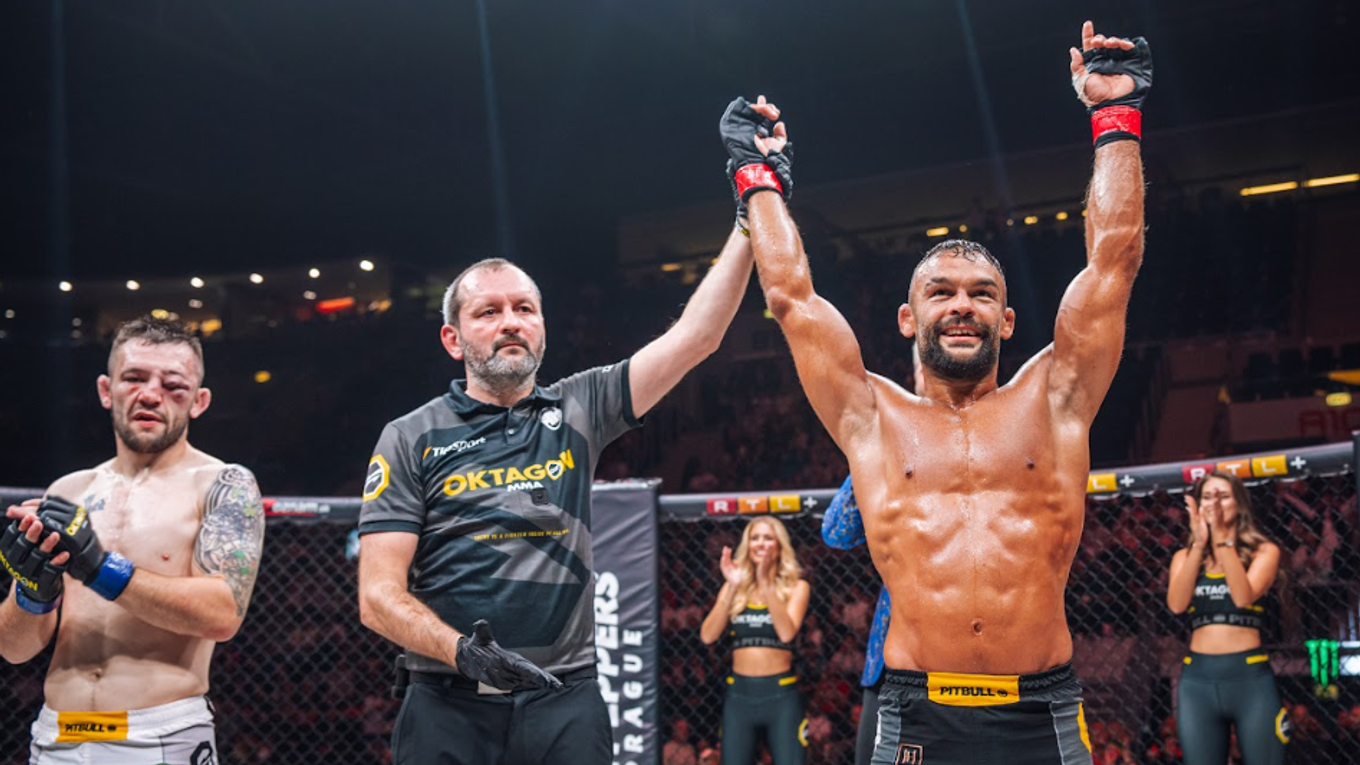 Buchinger po zápase so Smullenom.