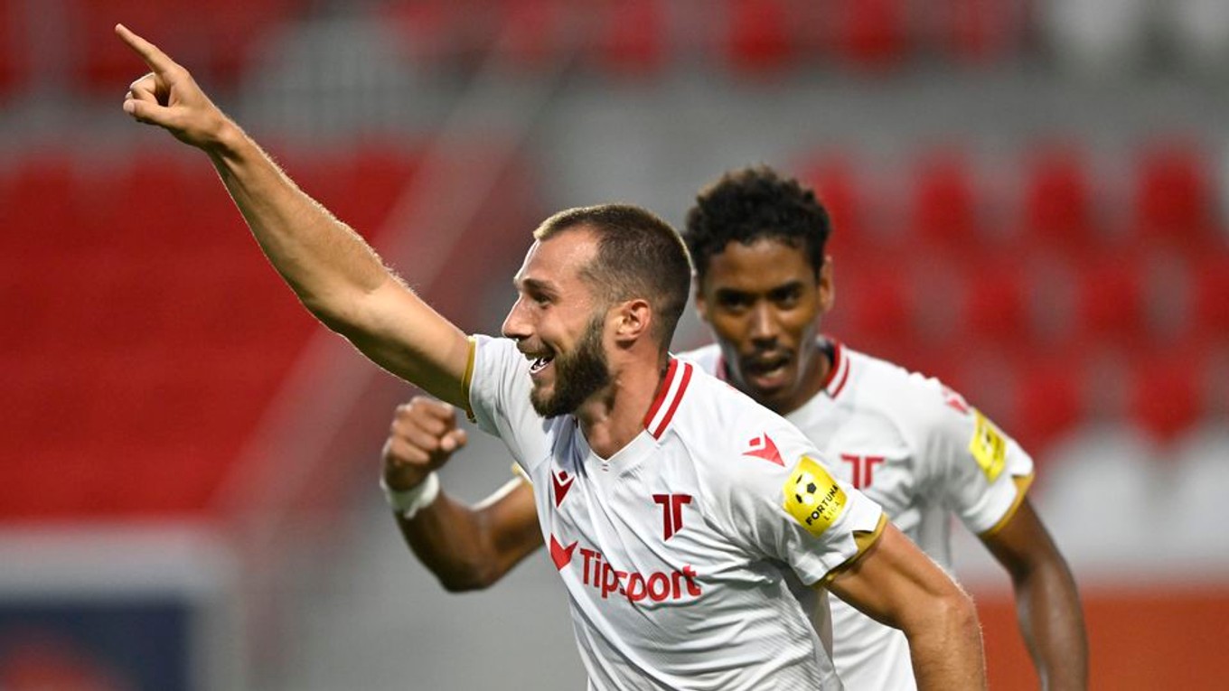 Lazar Stojsavljevič v drese Trenčína