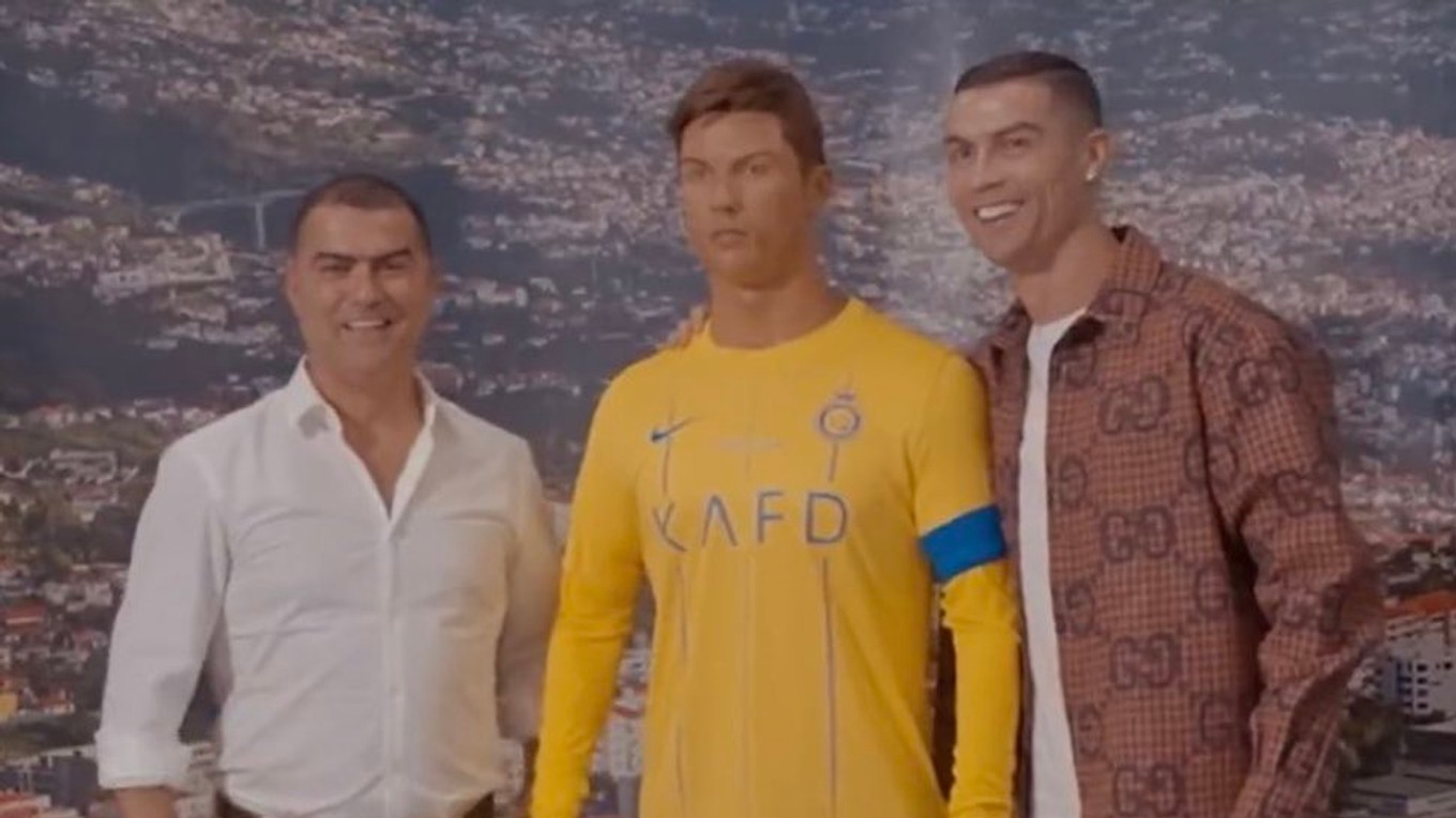 Cristiano Ronaldo a jeho vosková figurína.