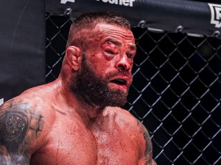 Karlos Vémola v zápase s Kinclom, archívna snímka.