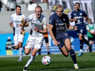 Momentka zo zápasu Hradec Králové - Slovácko v 9. kole Chance ligy.