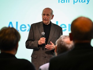 Legendárny futbalový brankár Alexander Vencel st. si prevzal cenu Fair play.