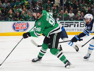  Mikko Rantanen v zápase Dallas - Winnipeg