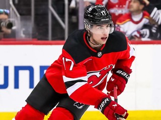 Šimon Nemec v drese New Jersey. 