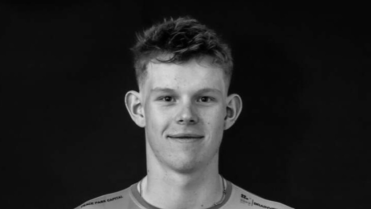 Britský cyklista Finlay Tarling.