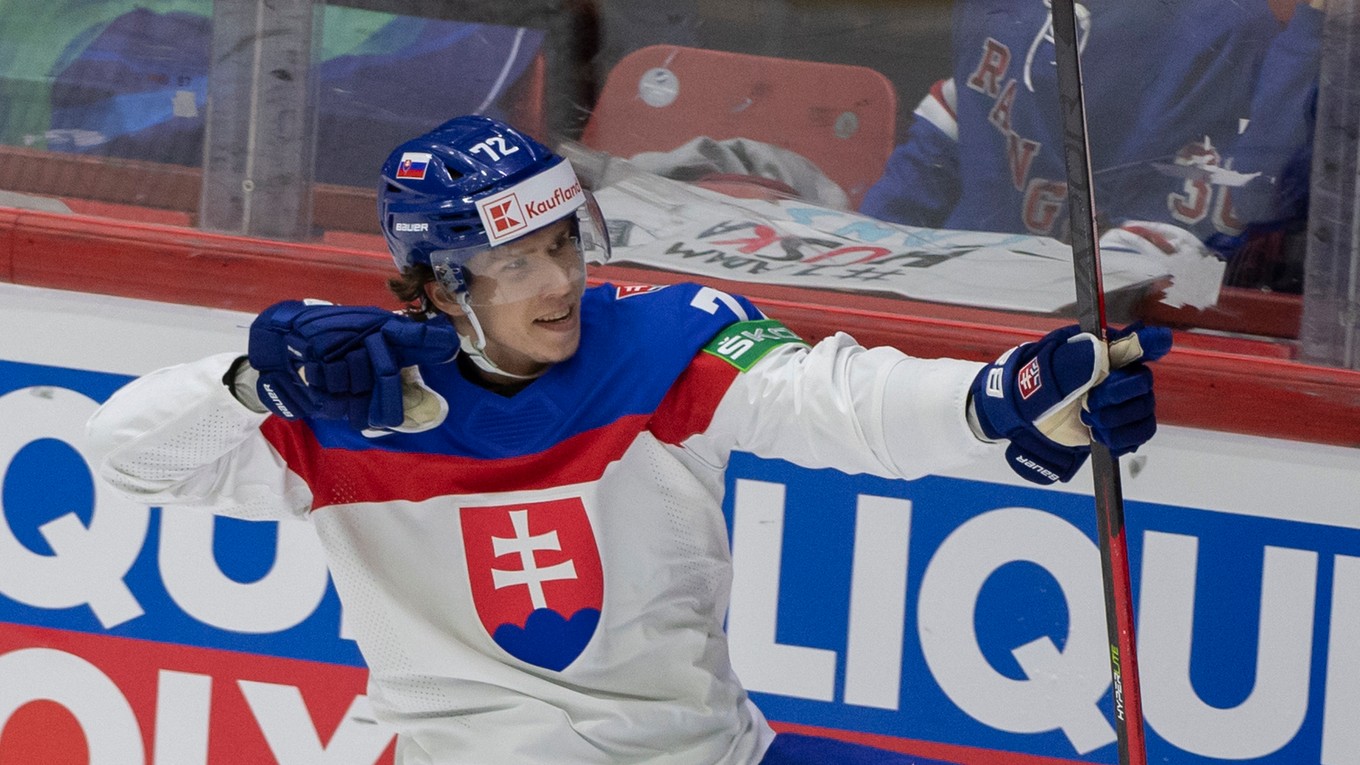 Andrej Kollár sa teší po strelenom góle v zápase Slovensko - Kazachstan na MS v hokeji 2022.
