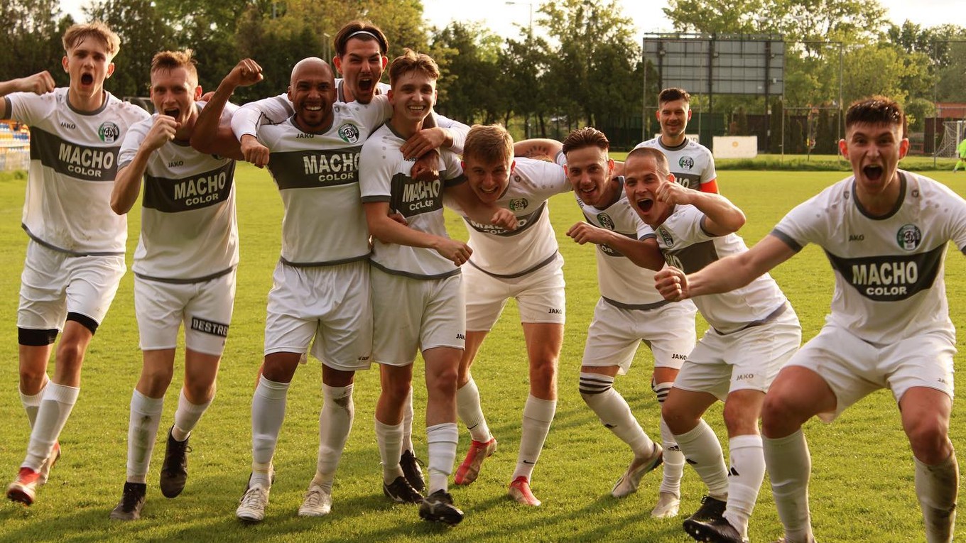 Radosť futbalistov OFK Malženice.