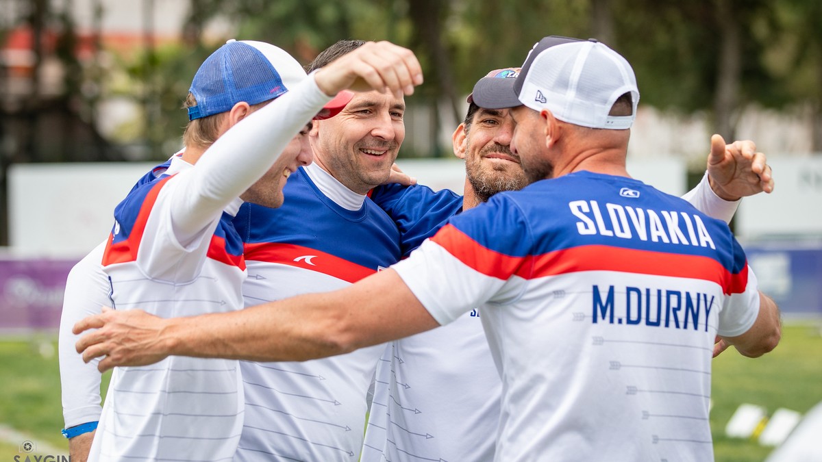 Slovenskí reprezentanti.