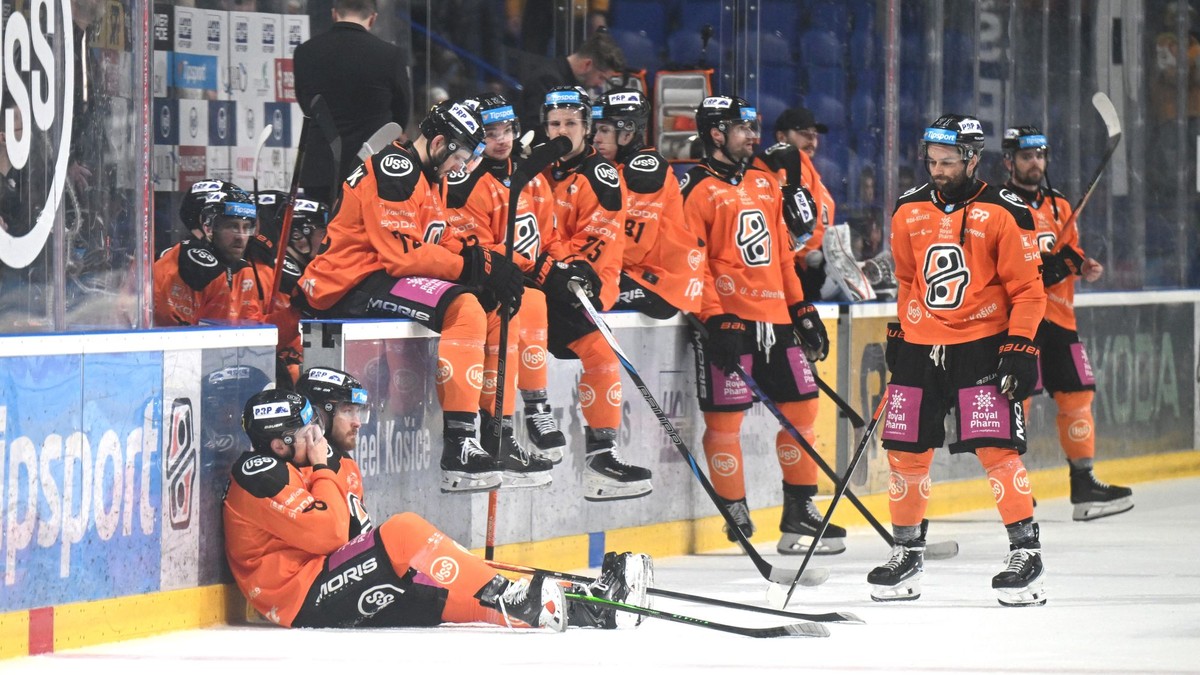 Hráči Košíc po prehre v šiestom semifinálovom stretnutí play-off