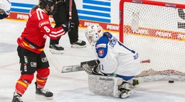 Sprava prekonaná brankárka Lívia Debnárová (Slovensko) a Ronja Harková (Nemecko)