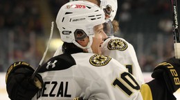 Tomáš Pobežal oslavuje gól.