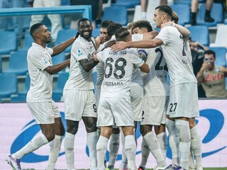 Neapol oslavuje gól. 