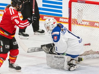 Sprava prekonaná brankárka Lívia Debnárová (Slovensko) a Ronja Harková (Nemecko)
