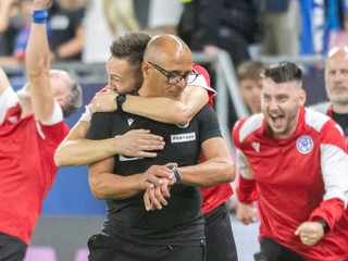 Radosť na slovenskej lavičke po víťazstve 2:0 nad Nemeckom.