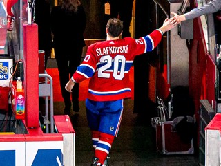 Juraj Slafkovský po zápase Montreal Canadiens - Arizona Coyotes, v ktorom strelil svoj prvý gól v NHL.