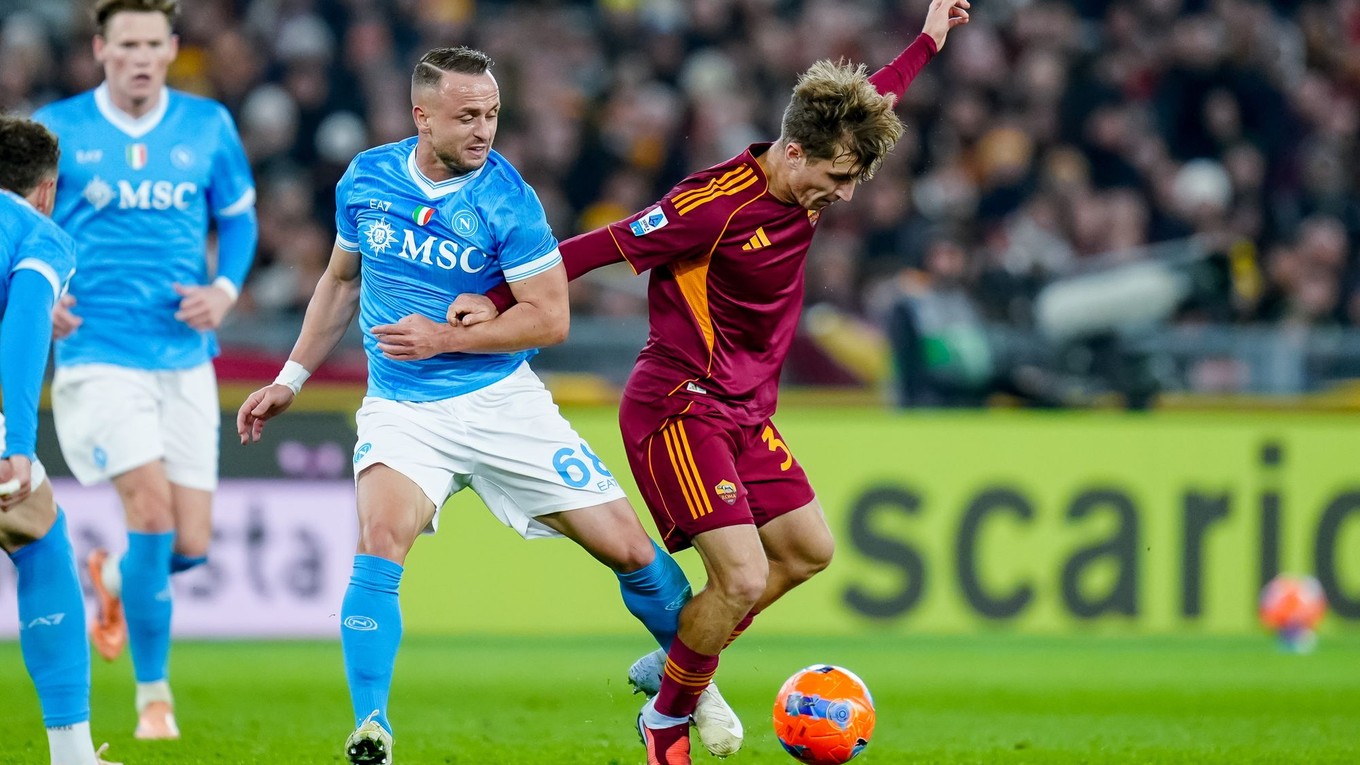 Stanislav Lobotka v zápase s Rímom