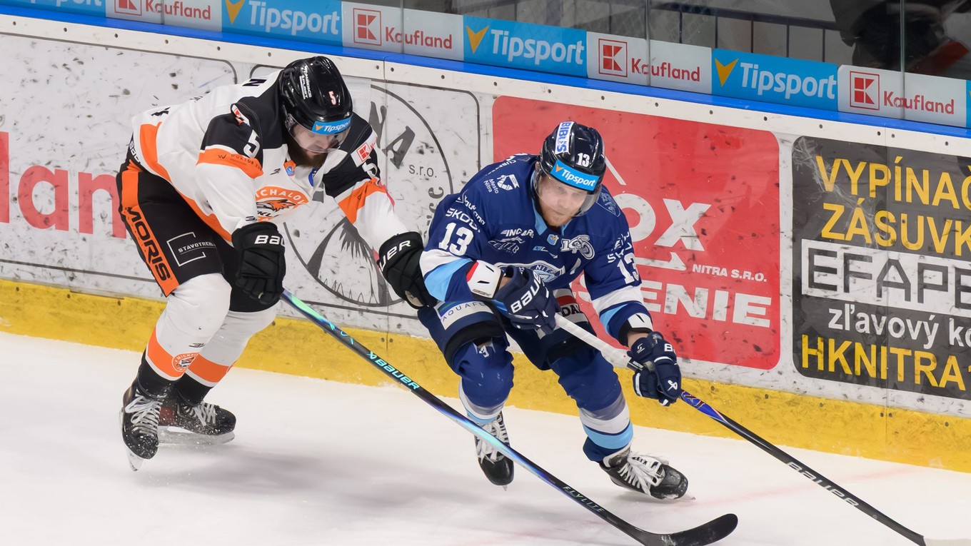 Zľava Michal Roman (Michalovce) a Michal Krištof (Nitra)