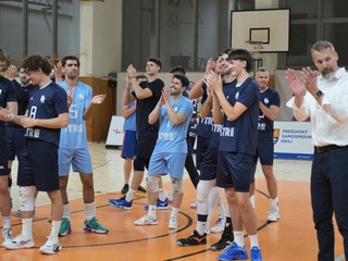 Hráči Slovana Bratislava sa tešia z víťazstva.