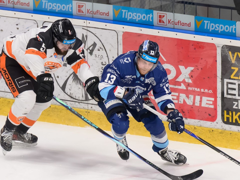 Zľava Michal Roman (Michalovce) a Michal Krištof (Nitra)