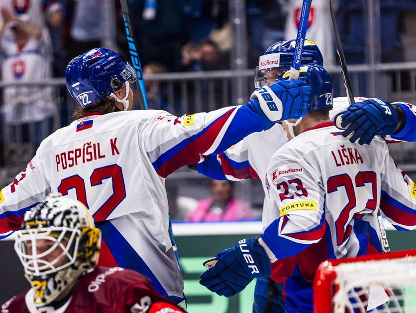 Slovenskí hokejisti v príprave proti Lotyšsku.