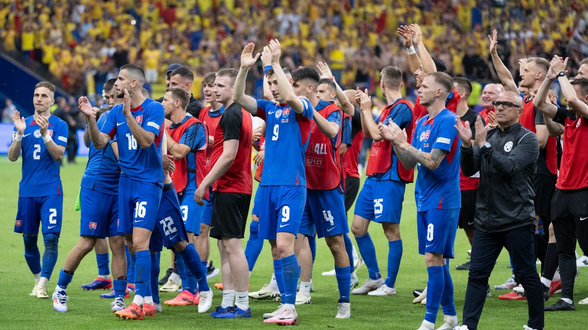 Slovenskí futbalisti sa tešia z postupu do osemfinále na EURO 2024.