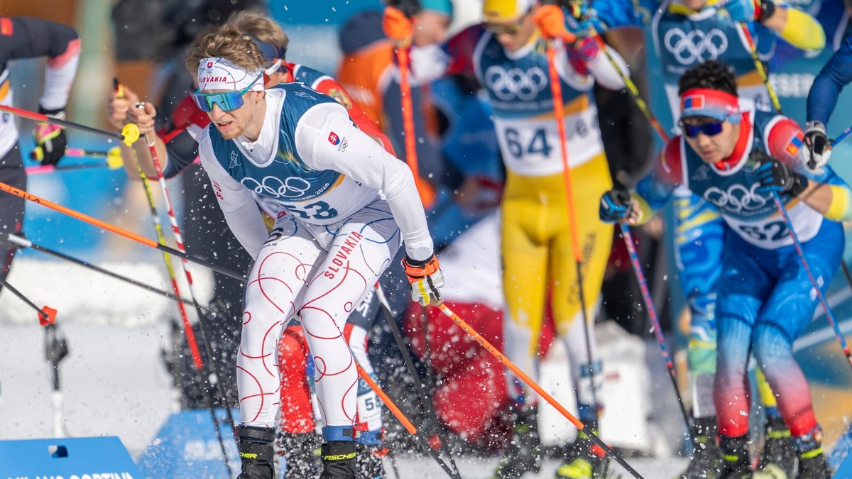 ONLINE: Peter Hinds a Tomáš Cenek dnes idú 10km voľnou technikou v bežeckom lyžovaní na ZOH 2026.