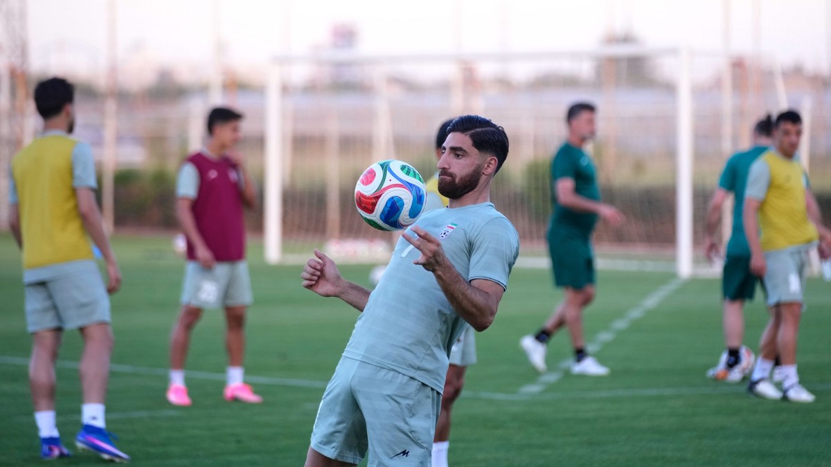 Iránec Alireza Jahanbakhsh počas prípravy na MS vo futbale 2026.