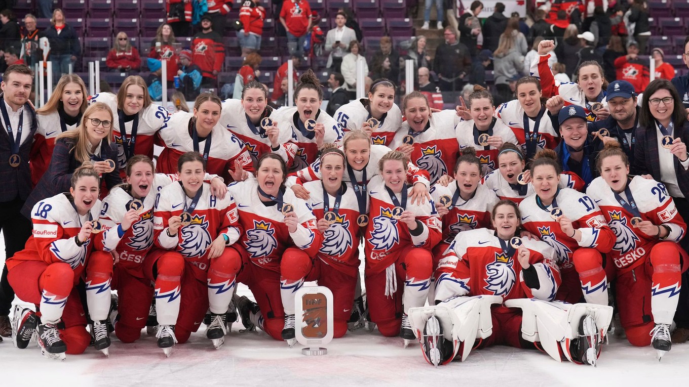 České hokejistky obhájili bronzové medaily na MS v hokeji žien 2023.