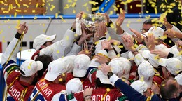 Českí hokejisti sa tešia z titulu majstra sveta na MS v hokeji 2024. 