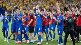Slovenskí futbalisti sa tešia z postupu do osemfinále na EURO 2024.