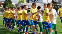 Žlto-modrá Dunajská Lužná doviezla z Nových Zámkov bod za deľbu 1:1.